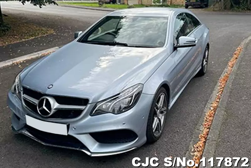 Mercedes Benz E Class in Silver for Sale Image 2