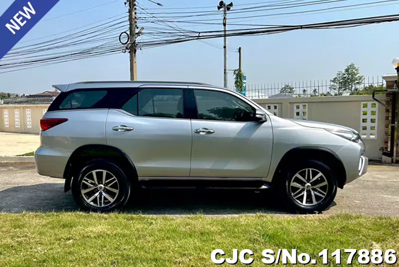 2016 Toyota / Fortuner Stock No. 117886
