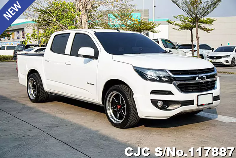 Chevrolet Colorado in White for Sale Image 0