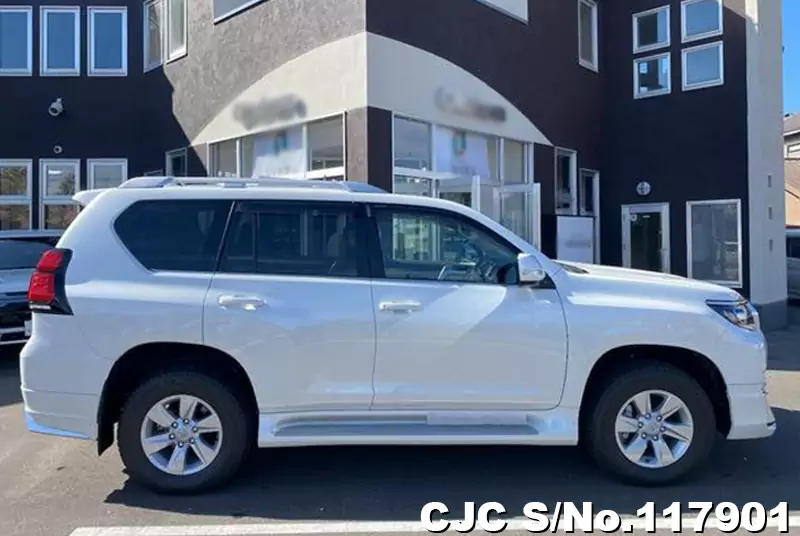 Toyota Land Cruiser Prado in Pearl for Sale Image 5