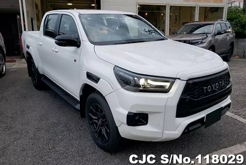 Toyota / Hilux 2023