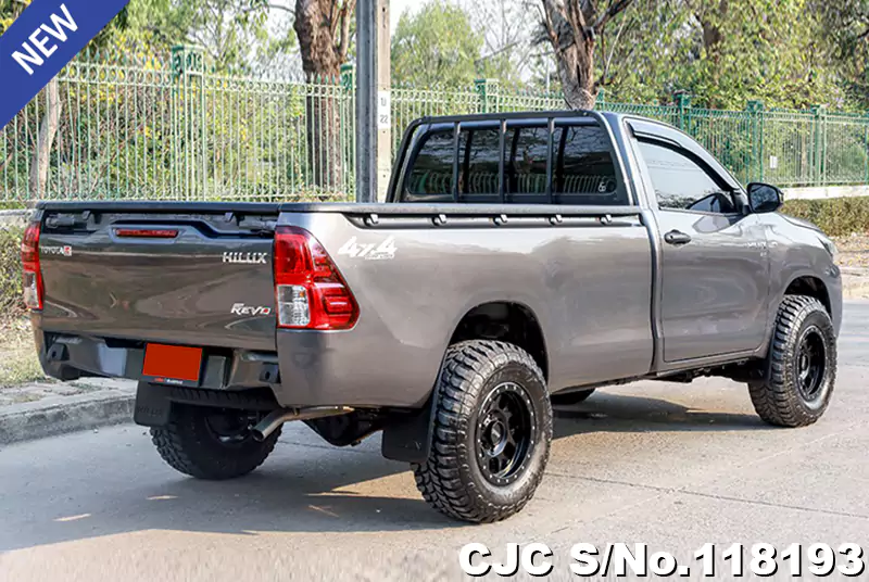 Toyota Hilux in Gray for Sale Image 2