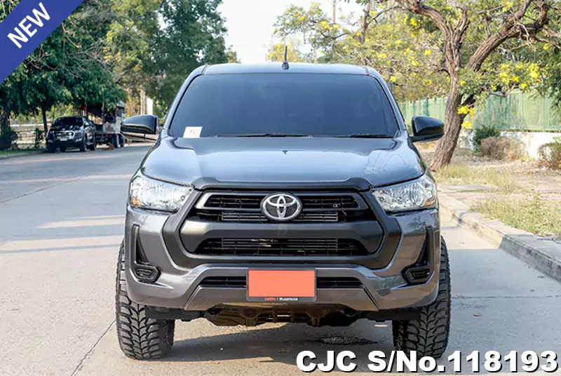 Toyota Hilux in Gray for Sale Image 4