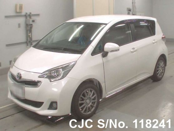 Toyota Ractis in White for Sale Image 0