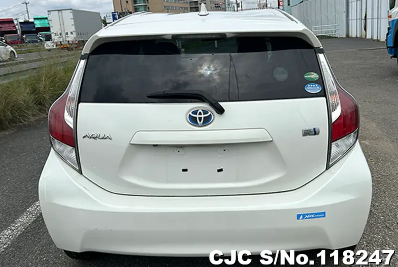 Toyota Aqua in Pearl for Sale Image 3