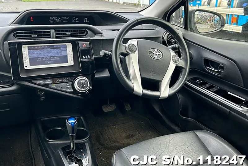 Toyota Aqua in Pearl for Sale Image 6