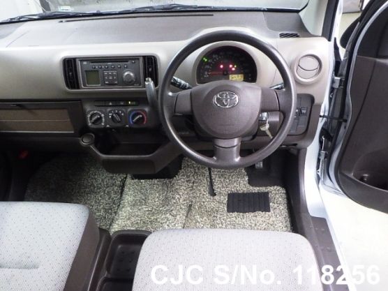 Toyota Passo in Silver for Sale Image 4