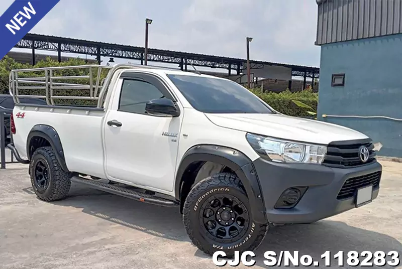 Toyota Hilux in White for Sale Image 0