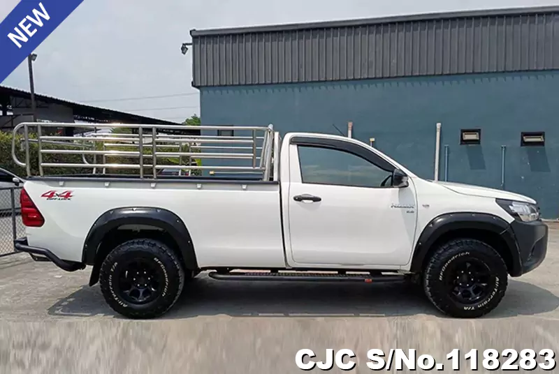 Toyota Hilux in White for Sale Image 4