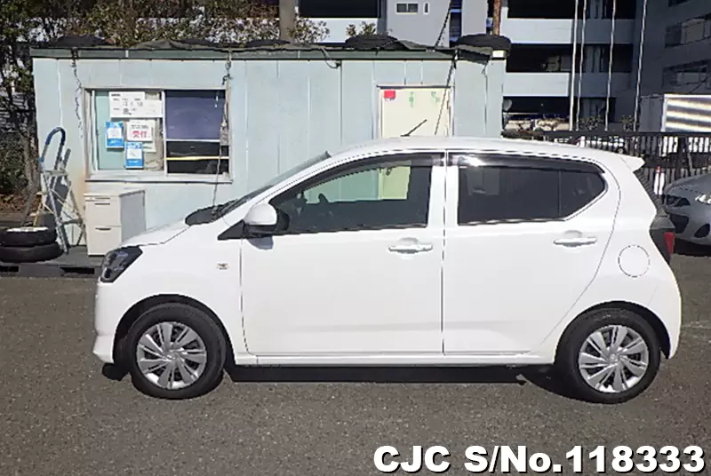 Daihatsu Mira E:S in White for Sale Image 7