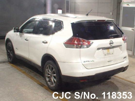 Nissan X-Trail in White for Sale Image 1