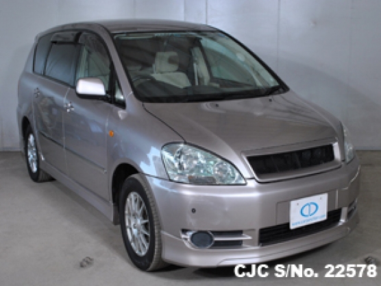 2001 Toyota / Ipsum Stock No. 22578
