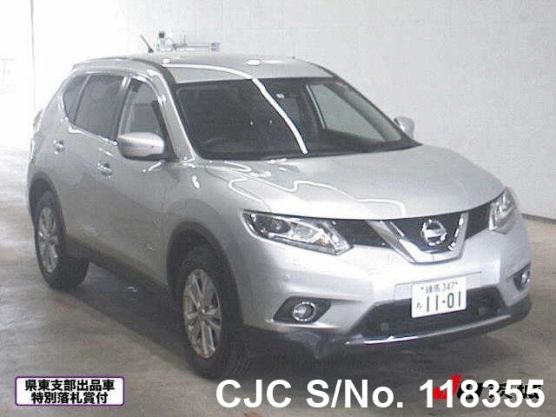 Nissan X-Trail in Silver for Sale Image 0