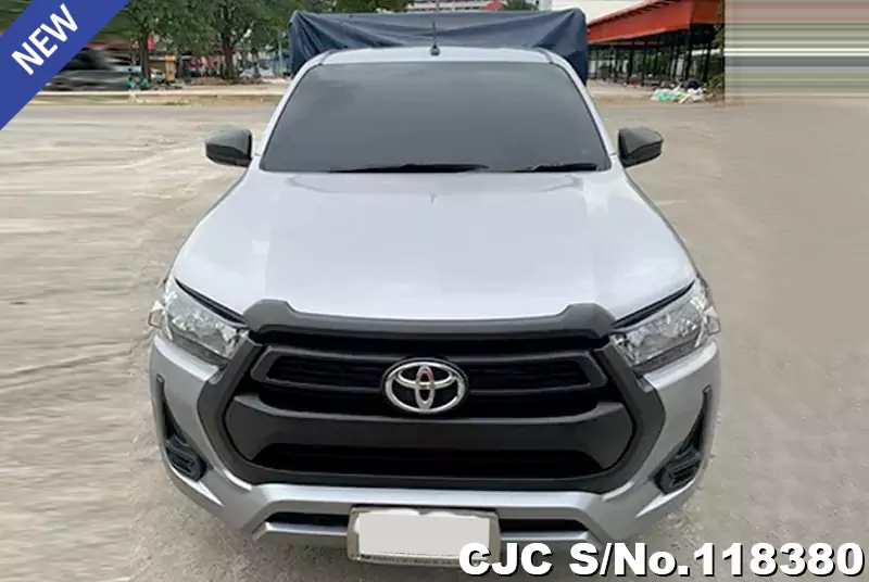 Toyota Hilux in Gray for Sale Image 2