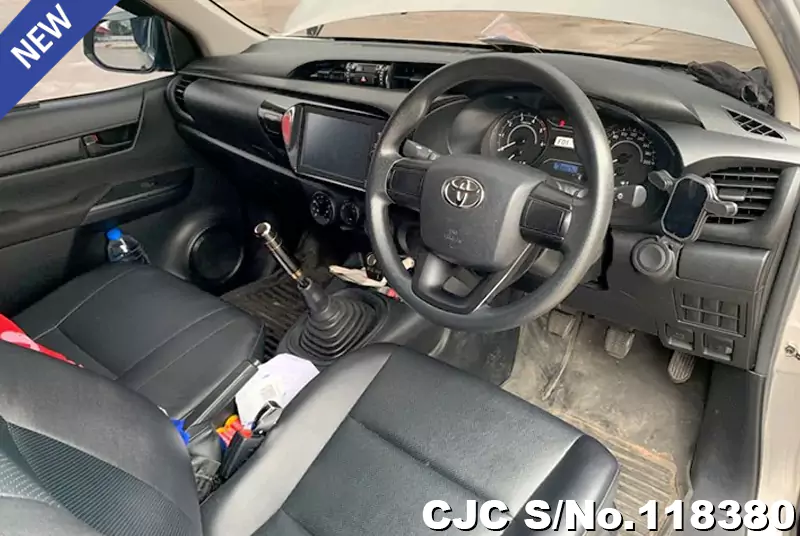 Toyota Hilux in Gray for Sale Image 6