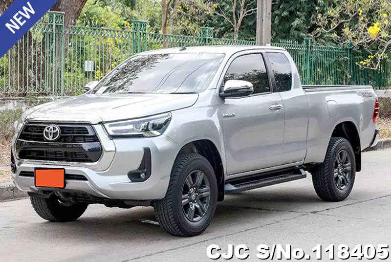 Toyota Hilux in Gray for Sale Image 3