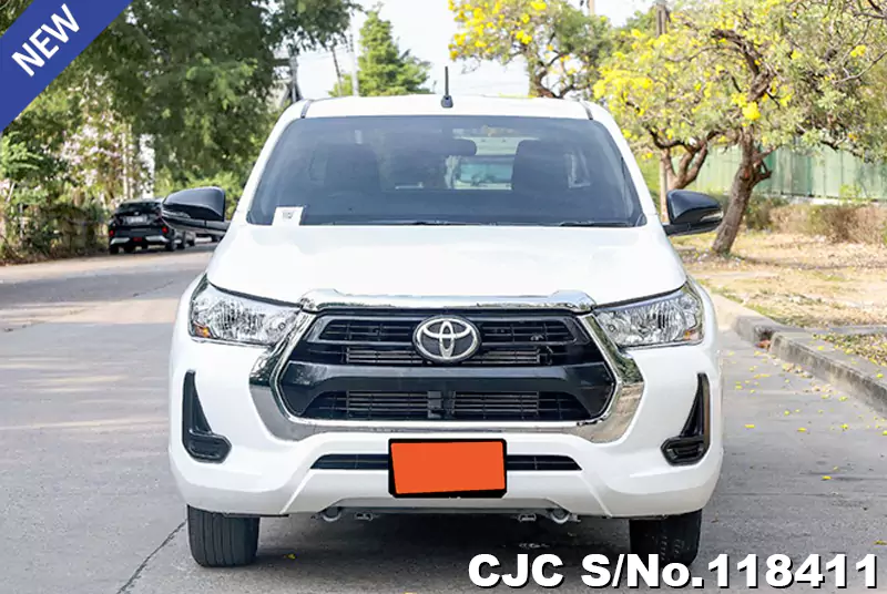 Toyota Hilux in White for Sale Image 4