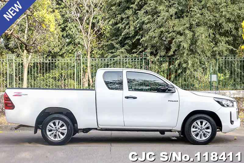 Toyota Hilux in White for Sale Image 6