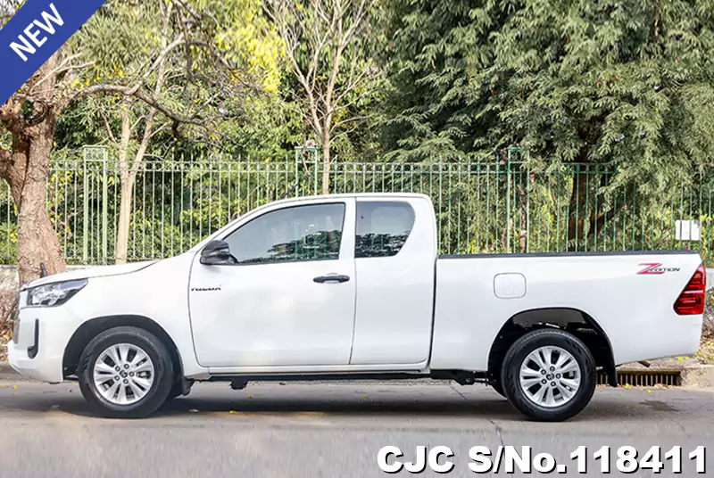 Toyota Hilux in White for Sale Image 7