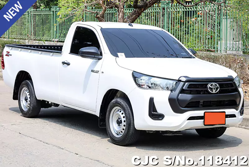 Toyota Hilux in White for Sale Image 0