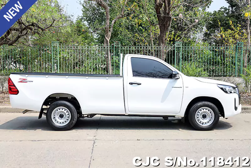 Toyota Hilux in White for Sale Image 6