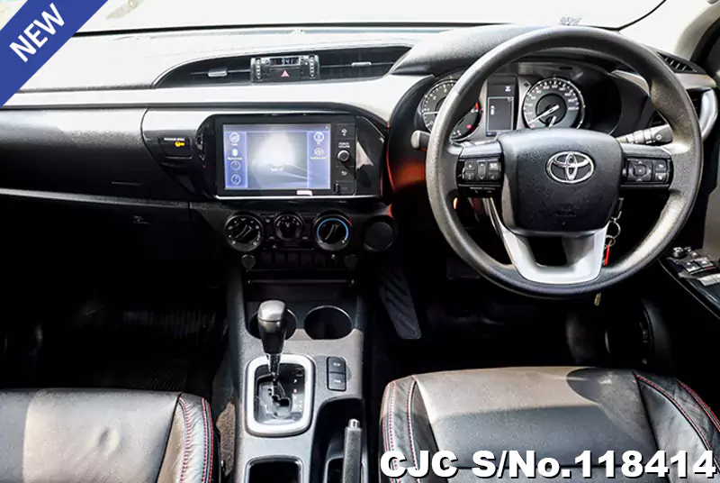 Toyota Hilux in White for Sale Image 9