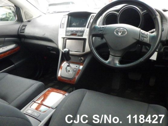 Toyota Harrier in Silver for Sale Image 4