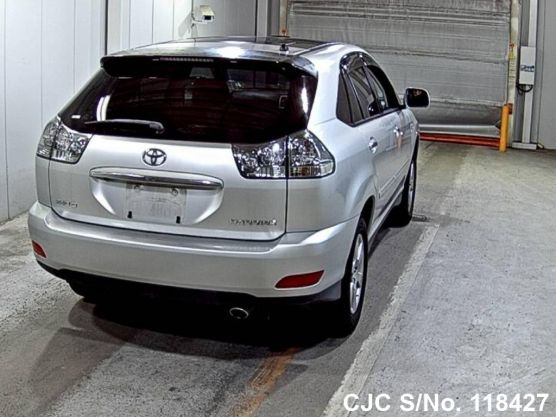 Toyota Harrier in Silver for Sale Image 2