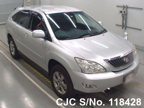 Toyota Harrier in Silver for Sale Image 3