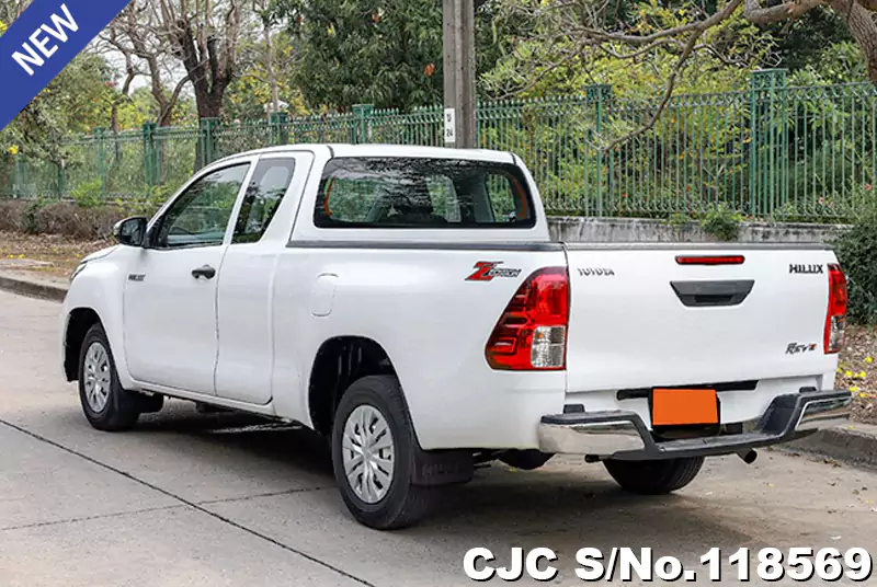 Toyota Hilux in White for Sale Image 1