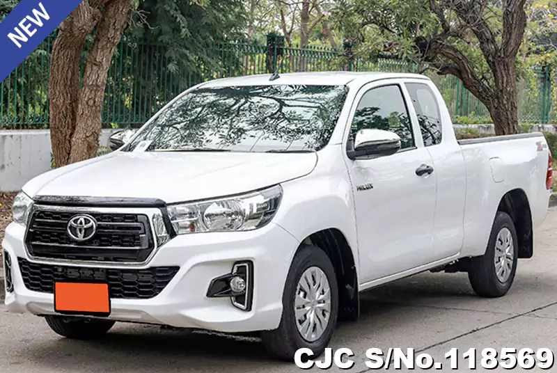 Toyota Hilux in White for Sale Image 3