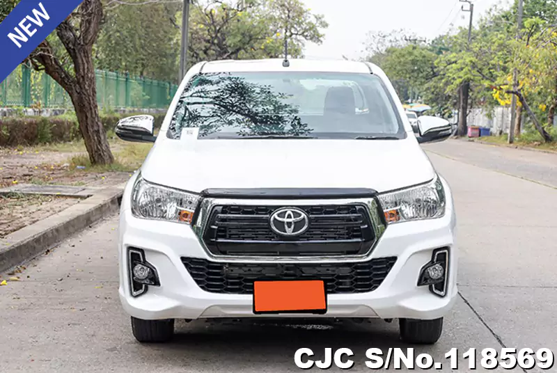 Toyota Hilux in White for Sale Image 4