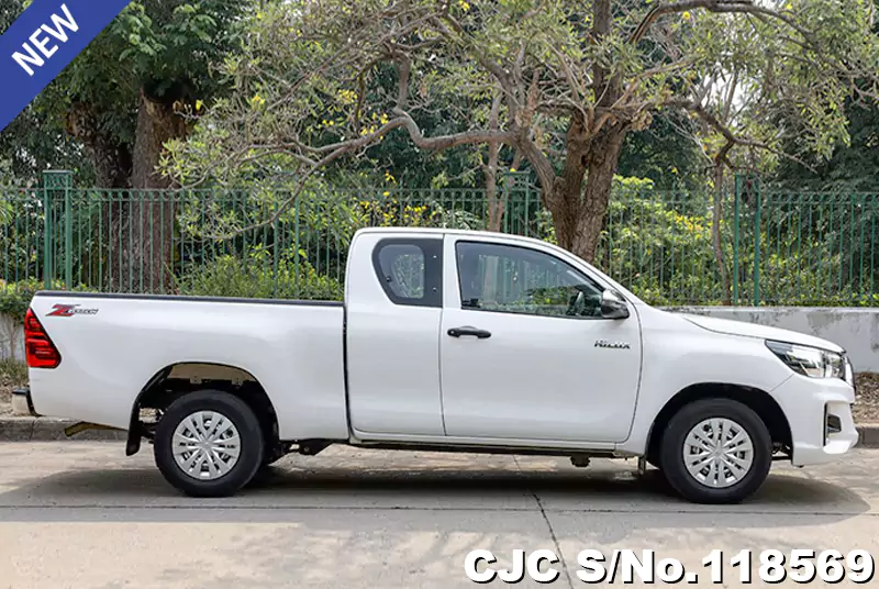 Toyota Hilux in White for Sale Image 6