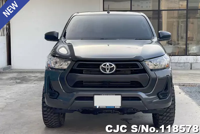 Toyota Hilux in Gray for Sale Image 4