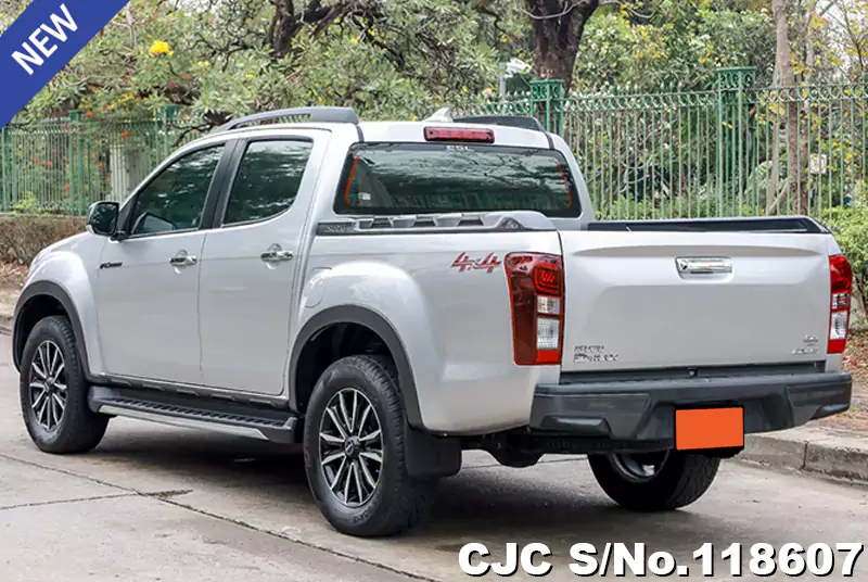 Isuzu D-Max in Silver for Sale Image 2