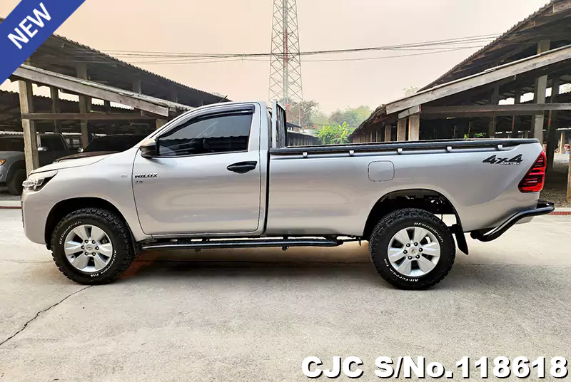 Toyota Hilux in Silver for Sale Image 4