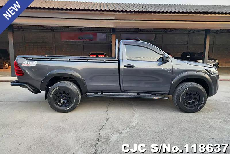 Toyota Hilux in Gray for Sale Image 4