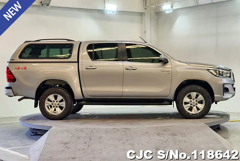 Toyota Hilux in Silver for Sale Image 6