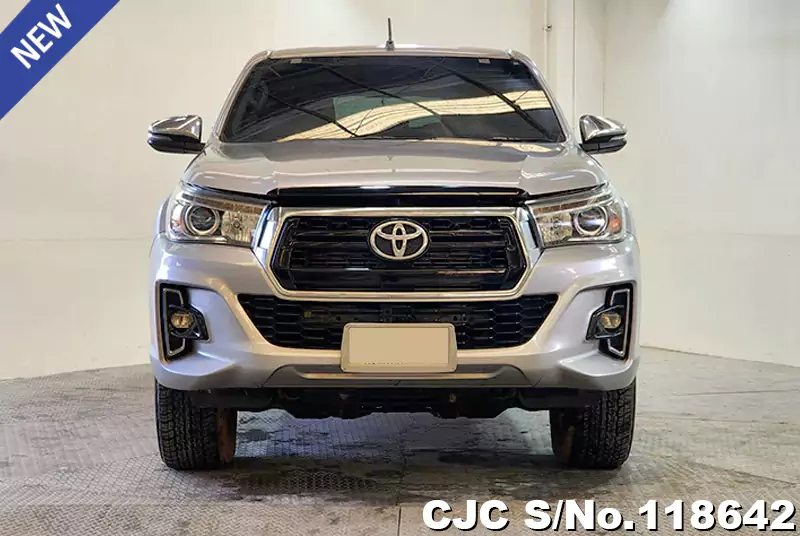 Toyota Hilux in Silver for Sale Image 3