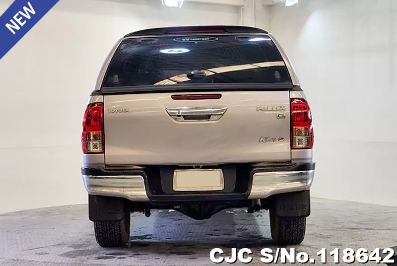 Toyota Hilux in Silver for Sale Image 4