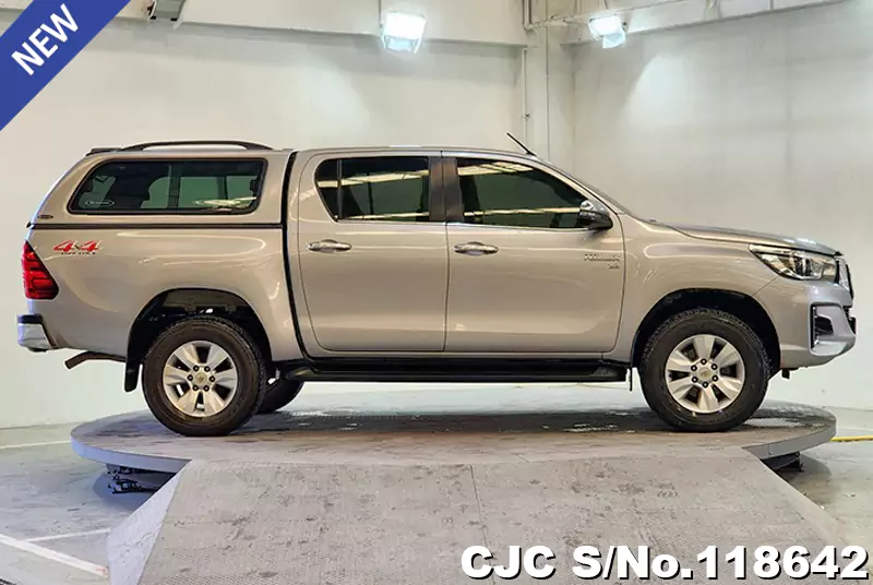 Toyota Hilux in Silver for Sale Image 5