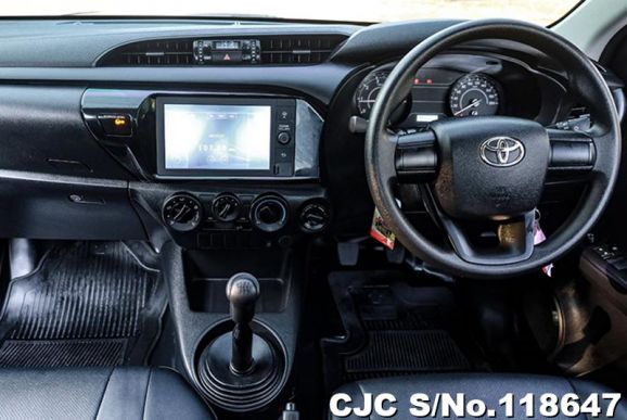 Toyota Hilux in Gray for Sale Image 9