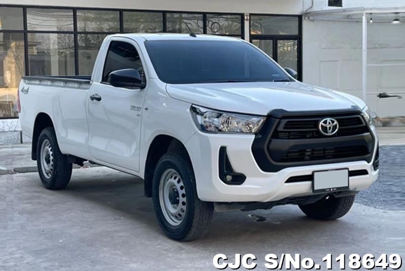 Toyota Hilux in White for Sale Image 0