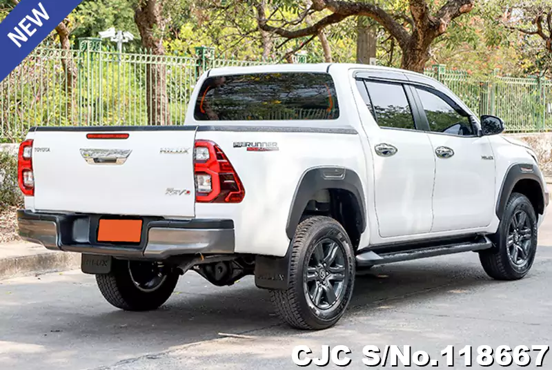 Toyota Hilux in White for Sale Image 2