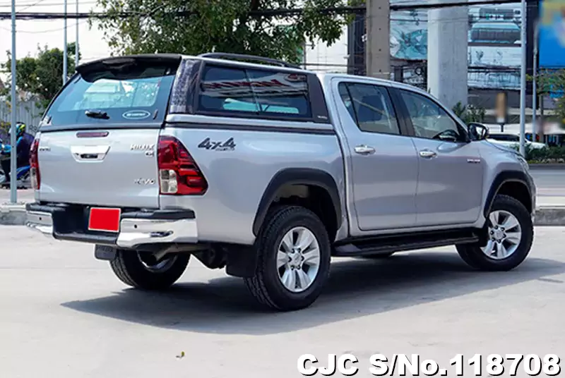 Toyota Hilux in Silver for Sale Image 1