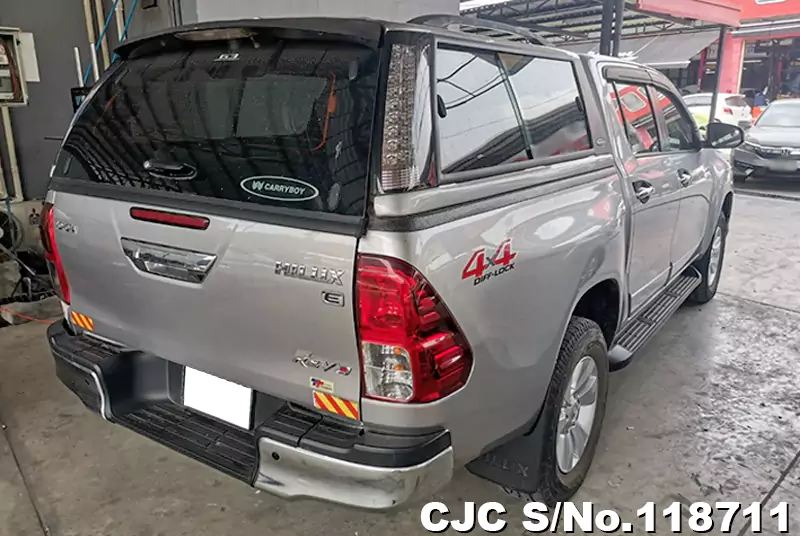 Toyota Hilux in Silver for Sale Image 2