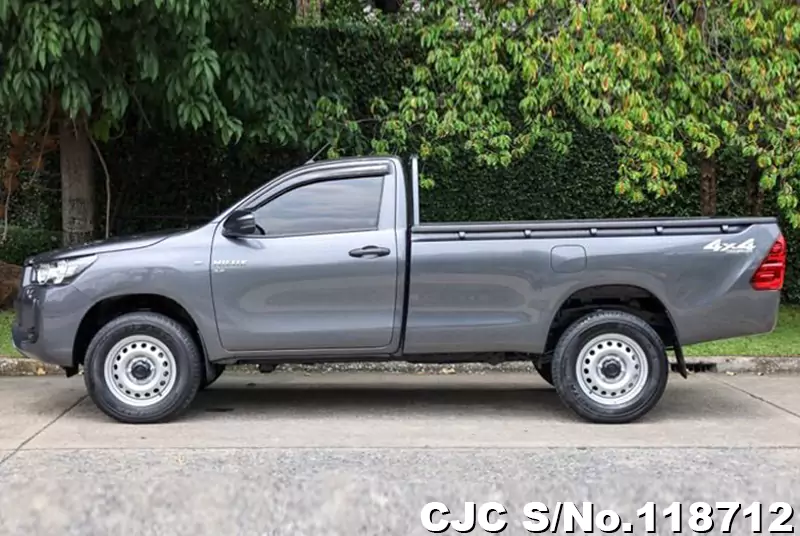 Toyota Hilux in Gray for Sale Image 6