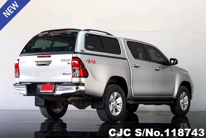 Toyota Hilux in Silver for Sale Image 2