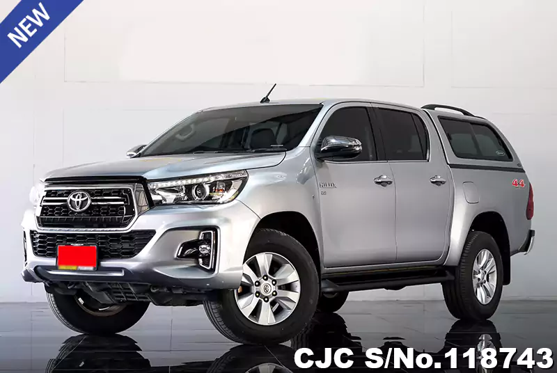 Toyota Hilux in Silver for Sale Image 3