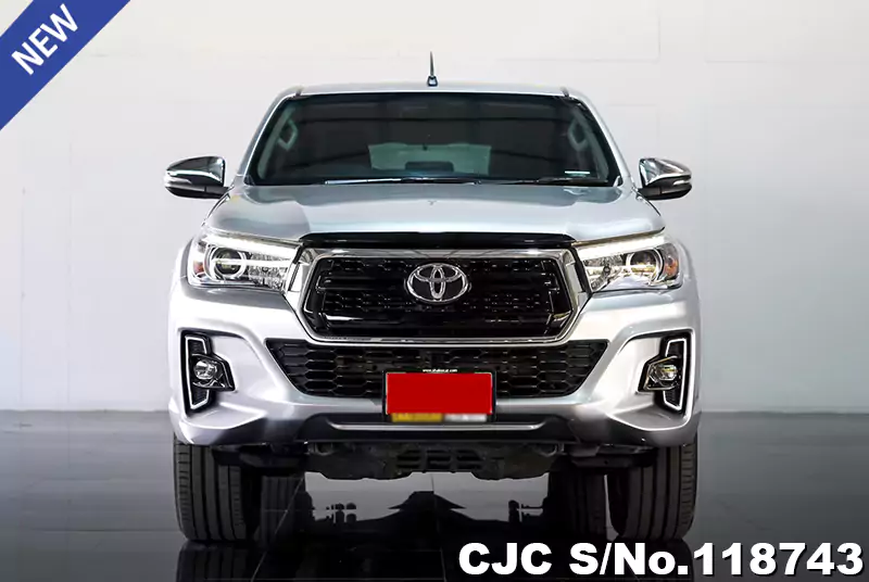 Toyota Hilux in Silver for Sale Image 4